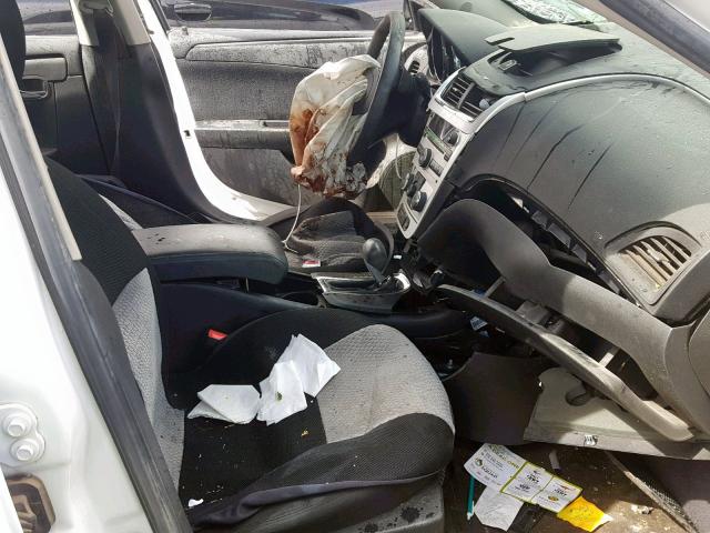 1G1ZC5EBXAF299512 - 2010 CHEVROLET MALIBU 1LT WHITE photo 5