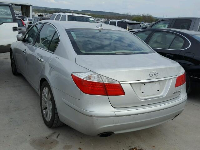 KMHGC4DE0AU077279 - 2010 HYUNDAI GENESIS 3. SILVER photo 3