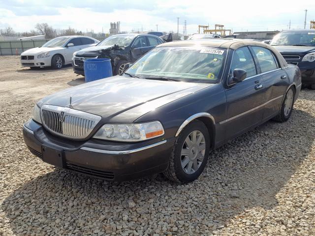 1LNHM82W65Y638653 - 2005 LINCOLN TOWN CAR SIGNATURE LIMITED  photo 2