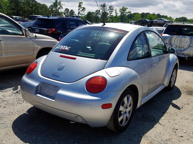 3VWDD21C02M451503 - 2002 VOLKSWAGEN NEW BEETLE ვერცხლისფერი ფოტო 4