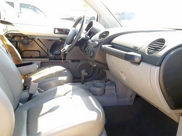 3VWDD21C02M451503 - 2002 VOLKSWAGEN NEW BEETLE ვერცხლისფერი ფოტო 5