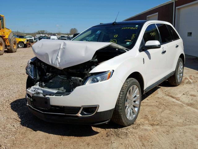 2LMDJ8JKXDBL18175 - 2013 LINCOLN MKX WHITE photo 2