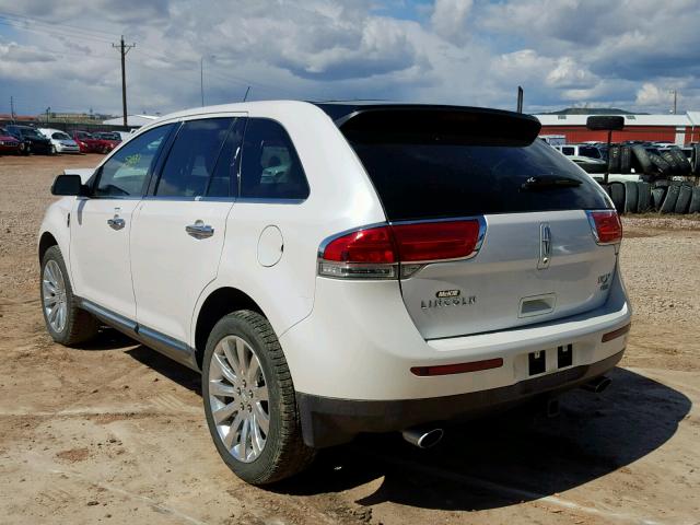 2LMDJ8JKXDBL18175 - 2013 LINCOLN MKX WHITE photo 3