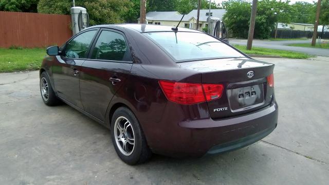 KNAFU4A20B5358577 - 2011 KIA FORTE EX MAROON photo 3