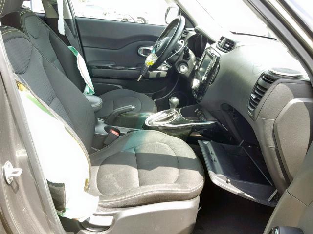 KNDJP3A53G7286388 - 2016 KIA SOUL + GRAY photo 5