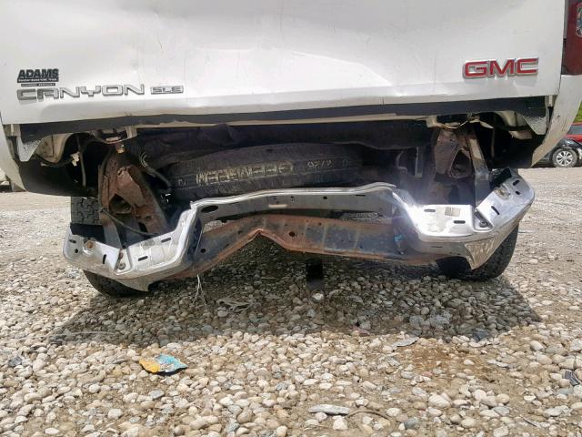 1GTDT136158198823 - 2005 GMC CANYON WHITE photo 9