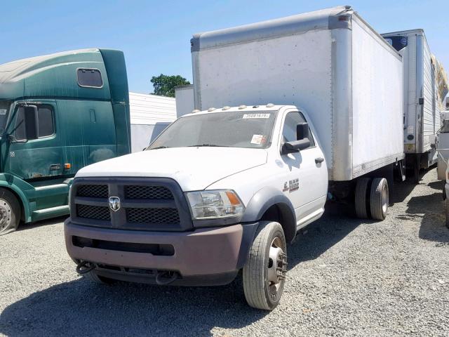 3C7WRMDL6DG588258 - 2013 RAM 5500 WHITE photo 2