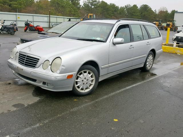 WDBJH65J71B286662 - 2001 MERCEDES-BENZ E 320 SILVER photo 2