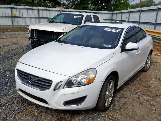 YV1622FSXC2034250 - 2012 VOLVO S60 T5 WHITE photo 2