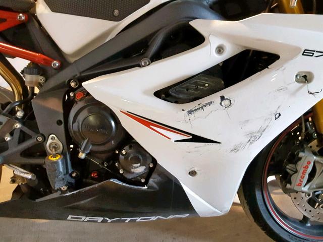 SMTD03NSXCT504119 - 2012 TRIUMPH MOTORCYCLE DAYTONA 67 WHITE photo 7