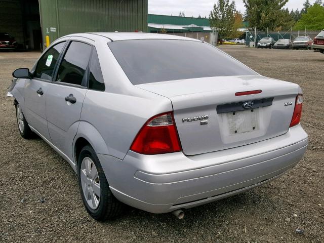 1FAFP34N86W131640 - 2006 FORD FOCUS ZX4 GRAY photo 3