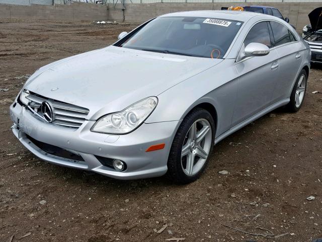 WDDDJ72X28A116720 - 2008 MERCEDES-BENZ CLS 550 SILVER photo 2