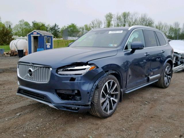 YV4A22PL7J1360028 - 2018 VOLVO XC90 T6 BLUE photo 2