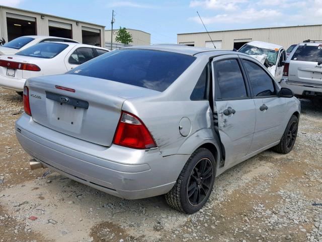 1FAFP34N87W172514 - 2007 FORD FOCUS ZX4 SILVER photo 4