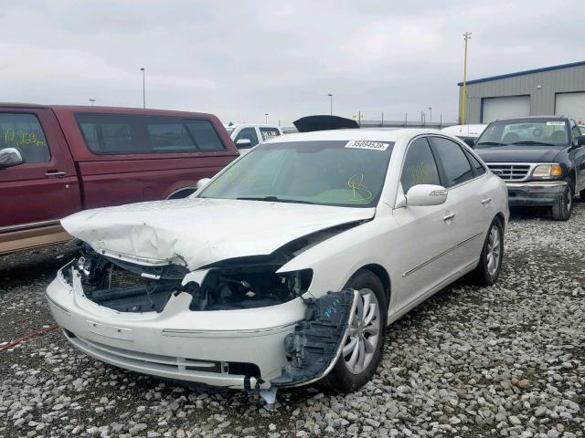 KMHFC46FX8A305866 - 2008 HYUNDAI AZERA SE WHITE photo 2