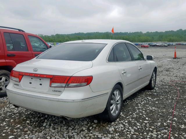 KMHFC46FX8A305866 - 2008 HYUNDAI AZERA SE WHITE photo 4