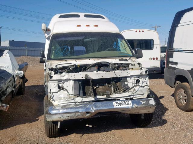 1FDSE34S53HA76418 - 2003 FORD ECONOLINE WHITE photo 9