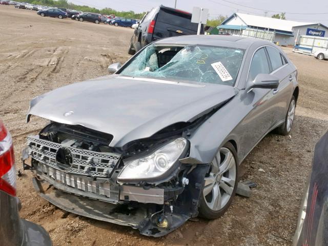 WDDDJ7CB6AA165802 - 2010 MERCEDES-BENZ CLS 550 SILVER photo 2