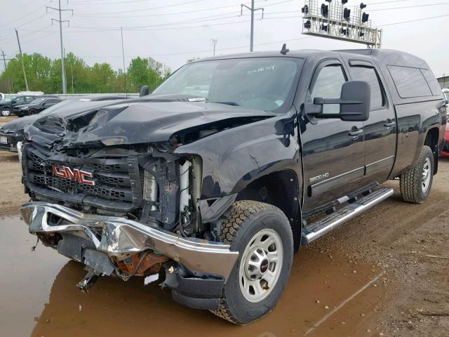 1GT424C84BF204689 - 2011 GMC SIERRA K35 BLACK photo 2