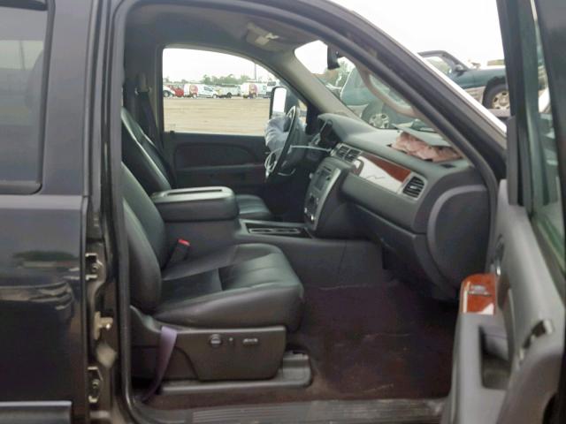 1GT424C84BF204689 - 2011 GMC SIERRA K35 BLACK photo 5