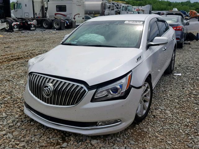 1G4GB5G30FF137415 - 2015 BUICK LACROSSE WHITE photo 2