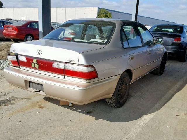 1NXBB02E6VZ631083 - 1997 TOYOTA COROLLA DX GOLD photo 4