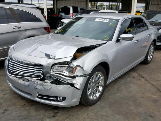 2C3CCACG5CH263463 - 2012 CHRYSLER 300 LIMITE SILVER photo 2