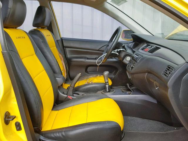 JA3AJ86E83U003713 - 2003 MITSUBISHI LANCER OZ YELLOW photo 5