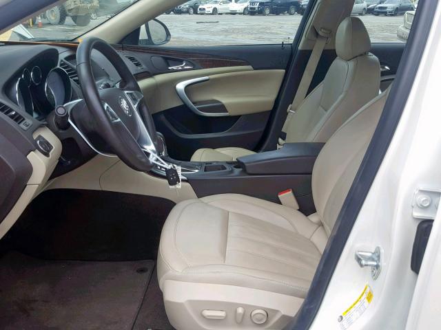 2G4GS5EV2C9197592 - 2012 BUICK REGAL PREM WHITE photo 5