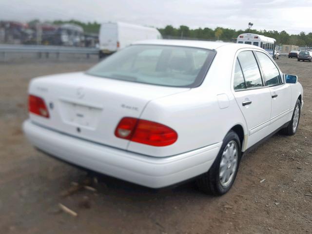 WDBJF82H7XX025756 - 1999 MERCEDES-BENZ E 320 4MAT WHITE photo 4