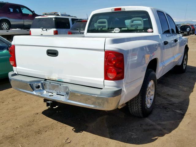 1D7HW48N75S247980 - 2005 DODGE DAKOTA QUA WHITE photo 4