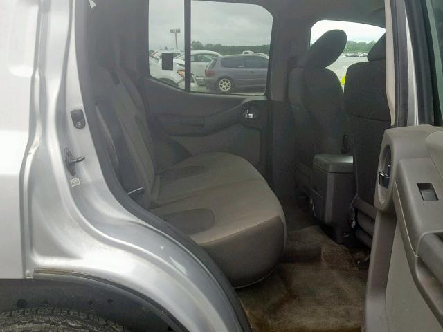 5N1AN0NW6DN813978 - 2013 NISSAN XTERRA X SILVER photo 6