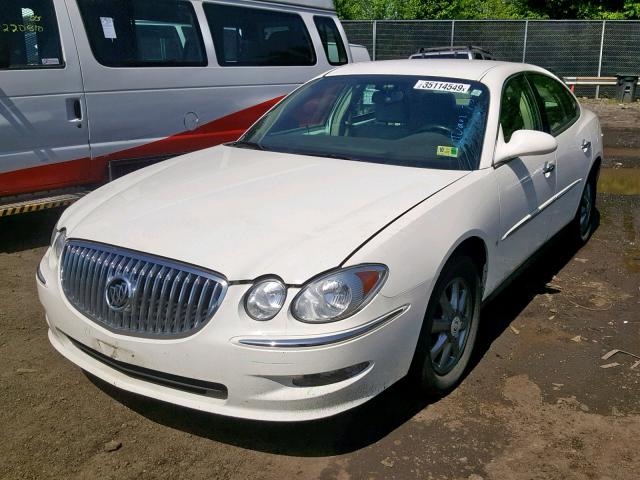 2G4WC582X81175226 - 2008 BUICK LACROSSE C WHITE photo 2