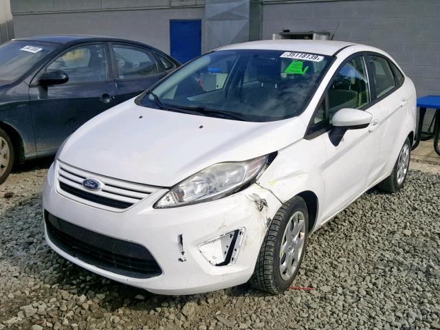 3FADP4AJ8CM149579 - 2012 FORD FIESTA S WHITE photo 2