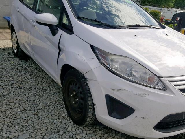 3FADP4AJ8CM149579 - 2012 FORD FIESTA S WHITE photo 9