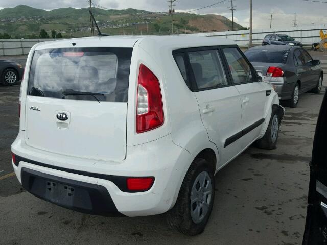 KNDJT2A55D7524890 - 2013 KIA SOUL WHITE photo 4