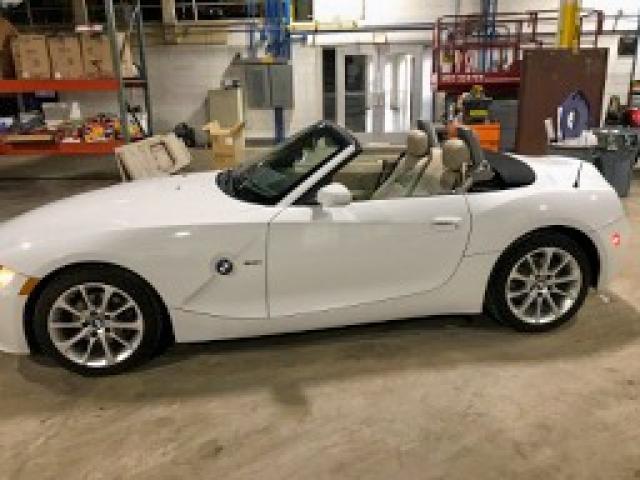 4USBU33588LW73838 - 2008 BMW Z4 3.0 WHITE photo 10