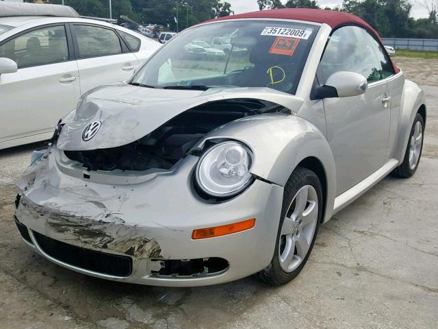 3VWSG31Y59M411458 - 2009 VOLKSWAGEN NEW BEETLE ვერცხლისფერი ფოტო 2