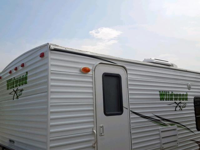 4X4TWDD21BR340474 - 2011 WILD TRAILER WHITE photo 9