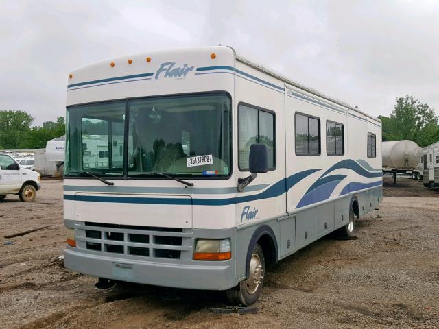 3FCNF53S6XJA13603 - 1999 FLEETWOOD RV WHITE photo 2