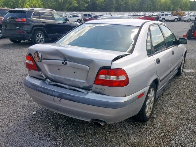 YV1VS29552F801219 - 2002 VOLVO S40 1.9T SILVER photo 4