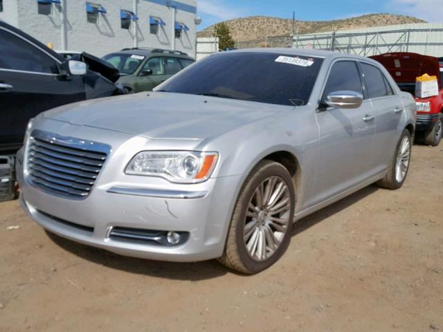 2C3CA5CG9BH614533 - 2011 CHRYSLER 300 LIMITE SILVER photo 2