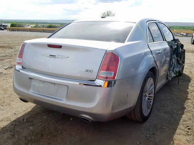 2C3CA5CG9BH614533 - 2011 CHRYSLER 300 LIMITE SILVER photo 4