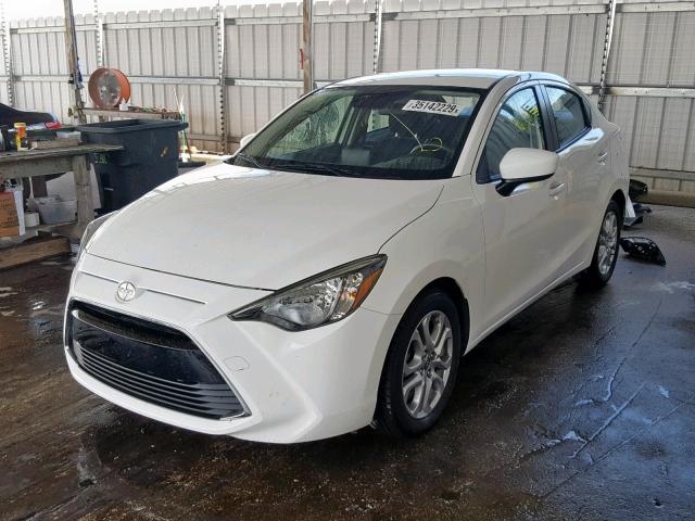 3MYDLBZV2GY124601 - 2016 TOYOTA SCION IA WHITE photo 2