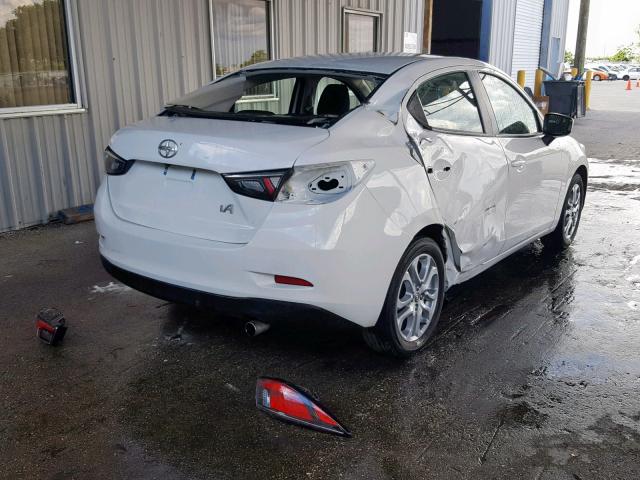 3MYDLBZV2GY124601 - 2016 TOYOTA SCION IA WHITE photo 4