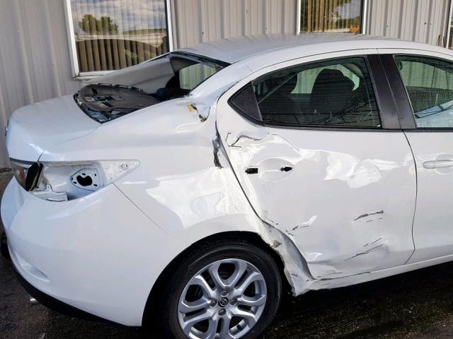 3MYDLBZV2GY124601 - 2016 TOYOTA SCION IA WHITE photo 9