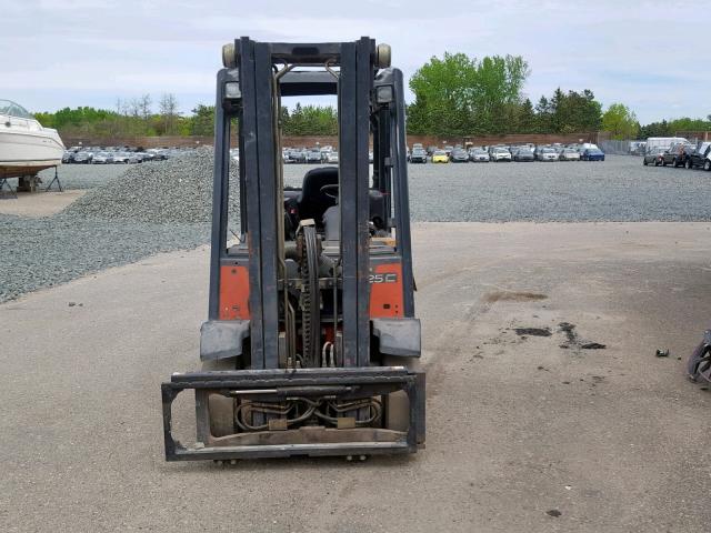 00000H2X392S01576 - 2005 LIND FORKLIFT ORANGE photo 2