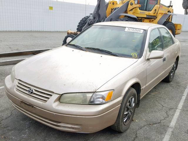 4T1BG22K5XU489850 - 1999 TOYOTA CAMRY CE TAN photo 2