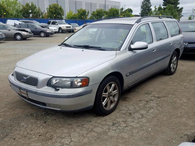 YV1SW58D621253150 - 2002 VOLVO V70 2.4T SILVER photo 2