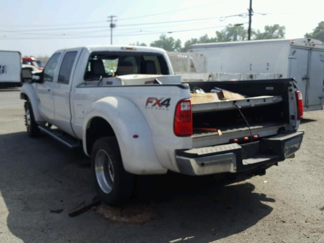 1FT8W4DT2GED24755 - 2016 FORD F450 SUPER WHITE photo 3
